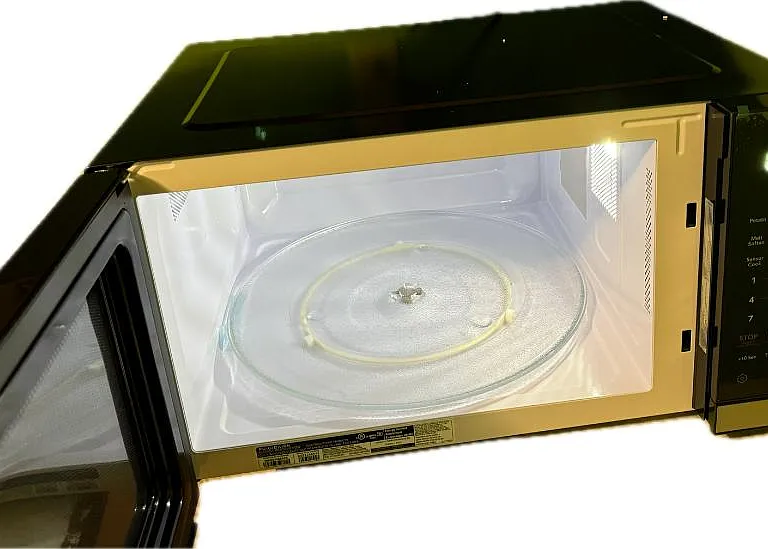 Brand New Frigidaire Microwave Oven.....