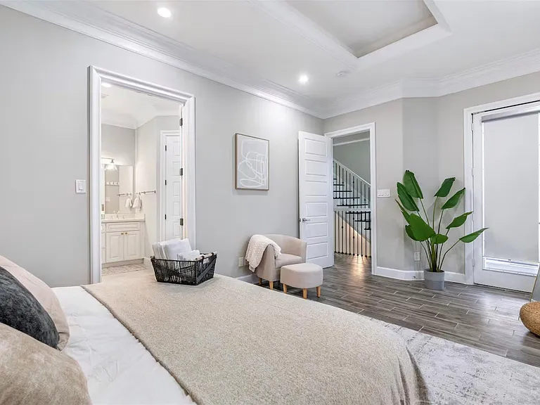 1719 Blodgett St — Photo 17
