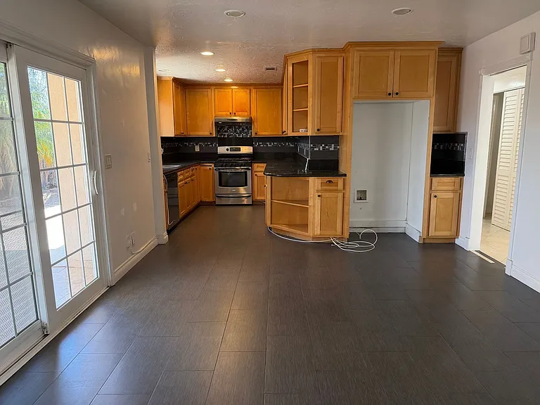 343 Sunrise St — Photo 6