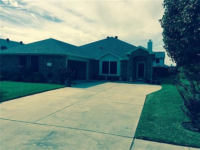 1st image of 1116 Twin Lakes Dr