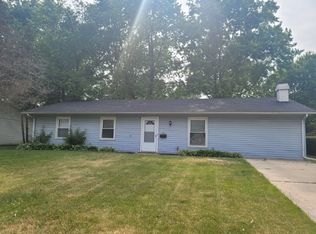 62 Springdale Rd, Montgomery, IL 60538