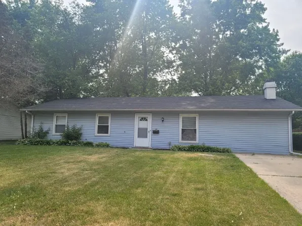 62 Springdale Rd, Montgomery, IL 60538