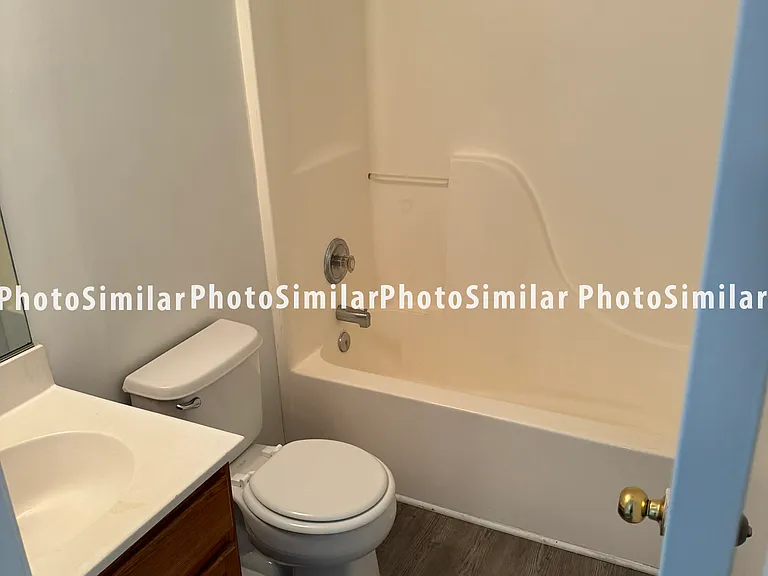 310 Chatham Sq — Photo 9