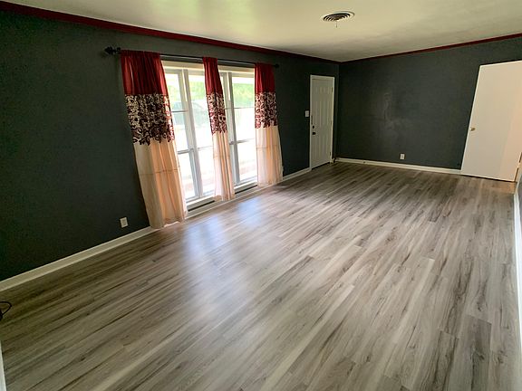5th image of 2715 Stilwell Dr