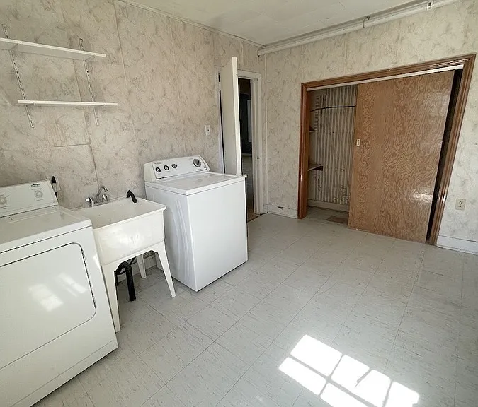 1411 Labadie Rd — Photo 9