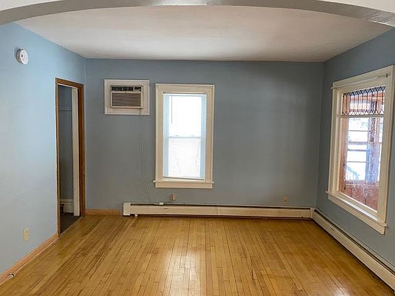 3rd image of 1303 Woodbridge St