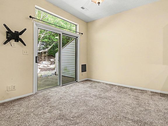5th image of 2242 Dominion Dr