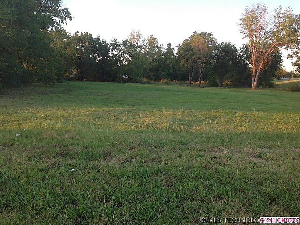 1st image of 2425 E Apache St