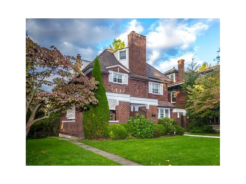 5811 Wayne Rd photo 1