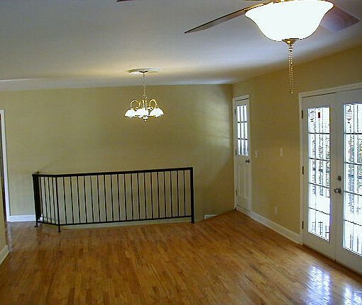 Dining Area overlooking Back