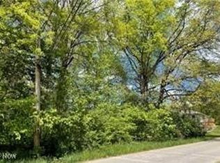 Hughes St, Niles, OH