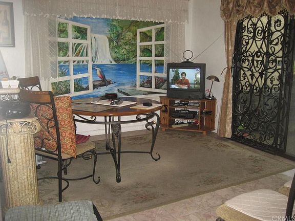 3rd image of 3613 Redwood Ln #40