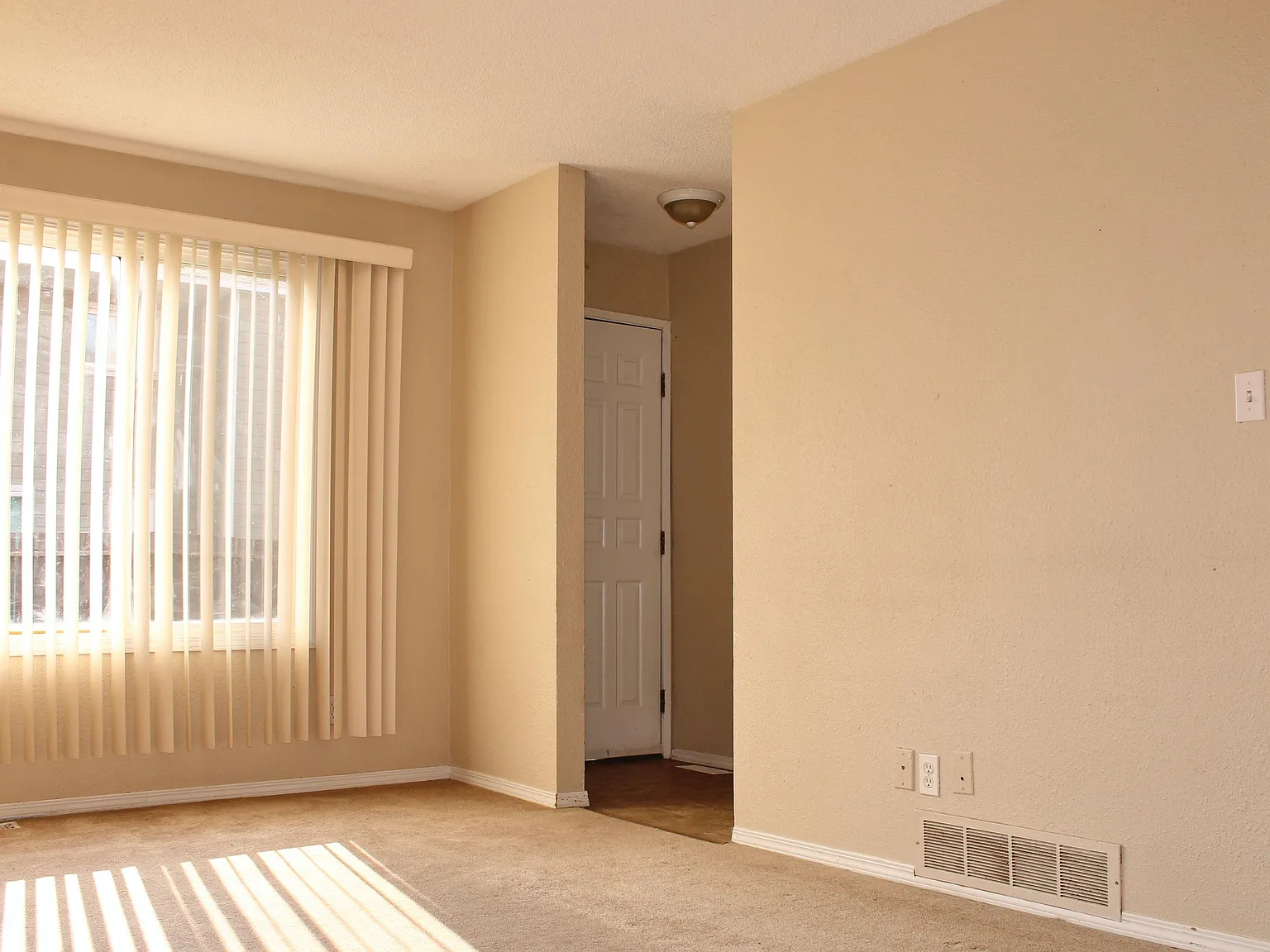 Willowbrook Townhomes — Photo 4