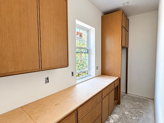 5th image of 145 Colonial Dr