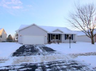 1356 Wood Dr, Woodstock, IL 60098