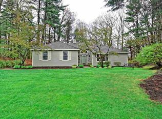 321 Highgate Dr, Slingerlands, NY 12159