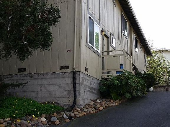 2nd image of 415 Kentucky St APT A