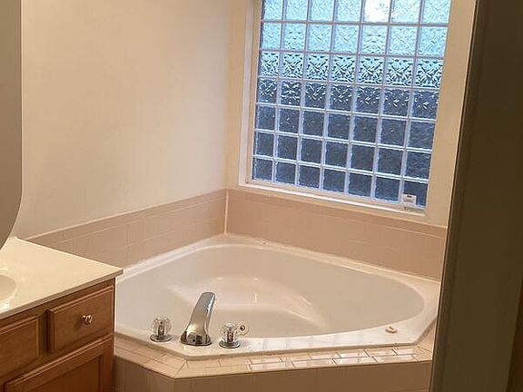4th image of 1904 Kempsville Crossing Ln