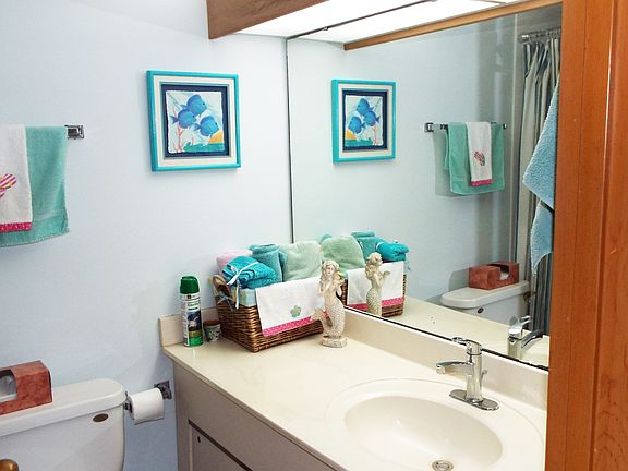 4th image of 1027 Capri Isles Blvd APT 21