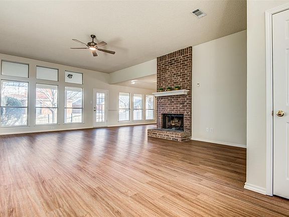 4th image of 693 Montana Ct N