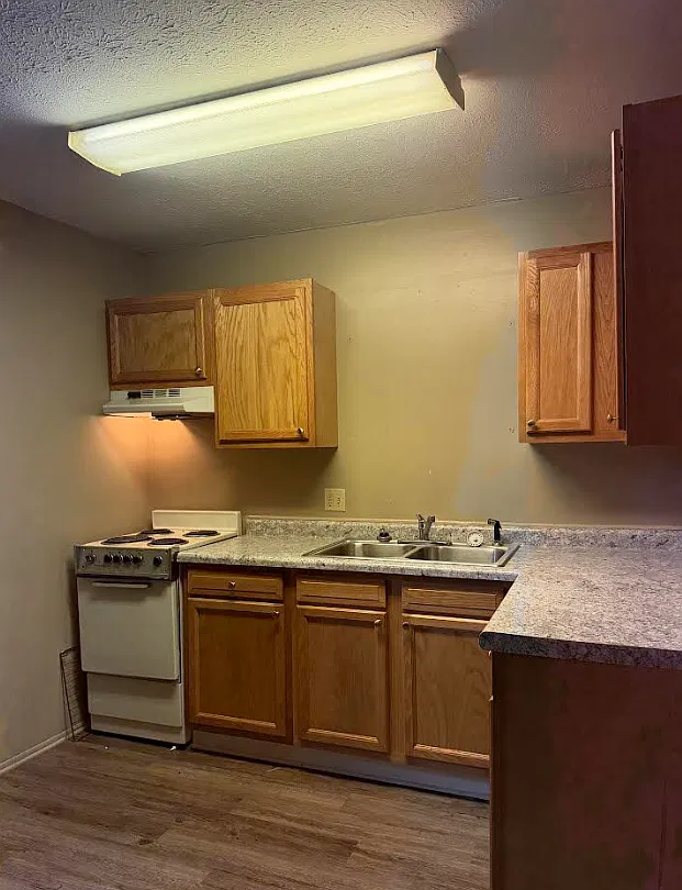 612 W Highland Ave — Photo 3