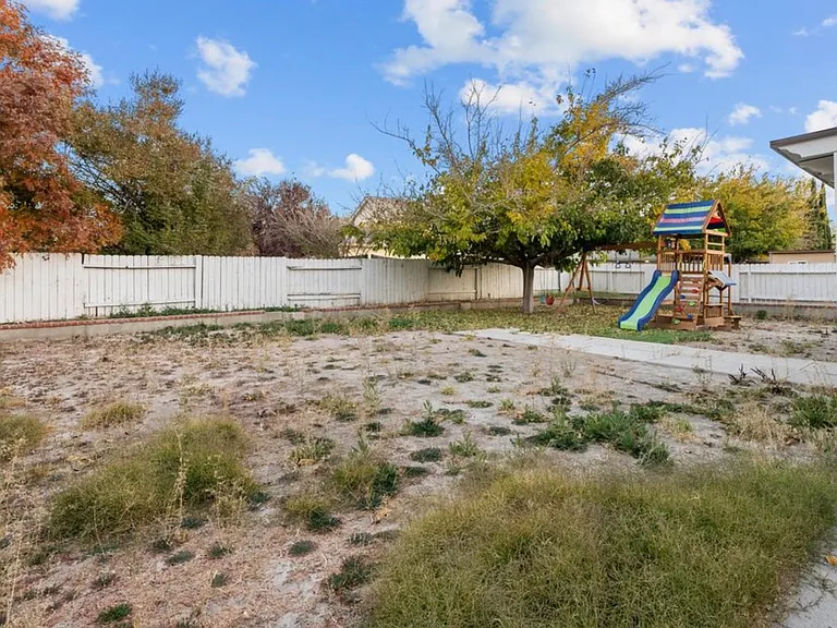 44644 Stillwater Dr — Photo 17