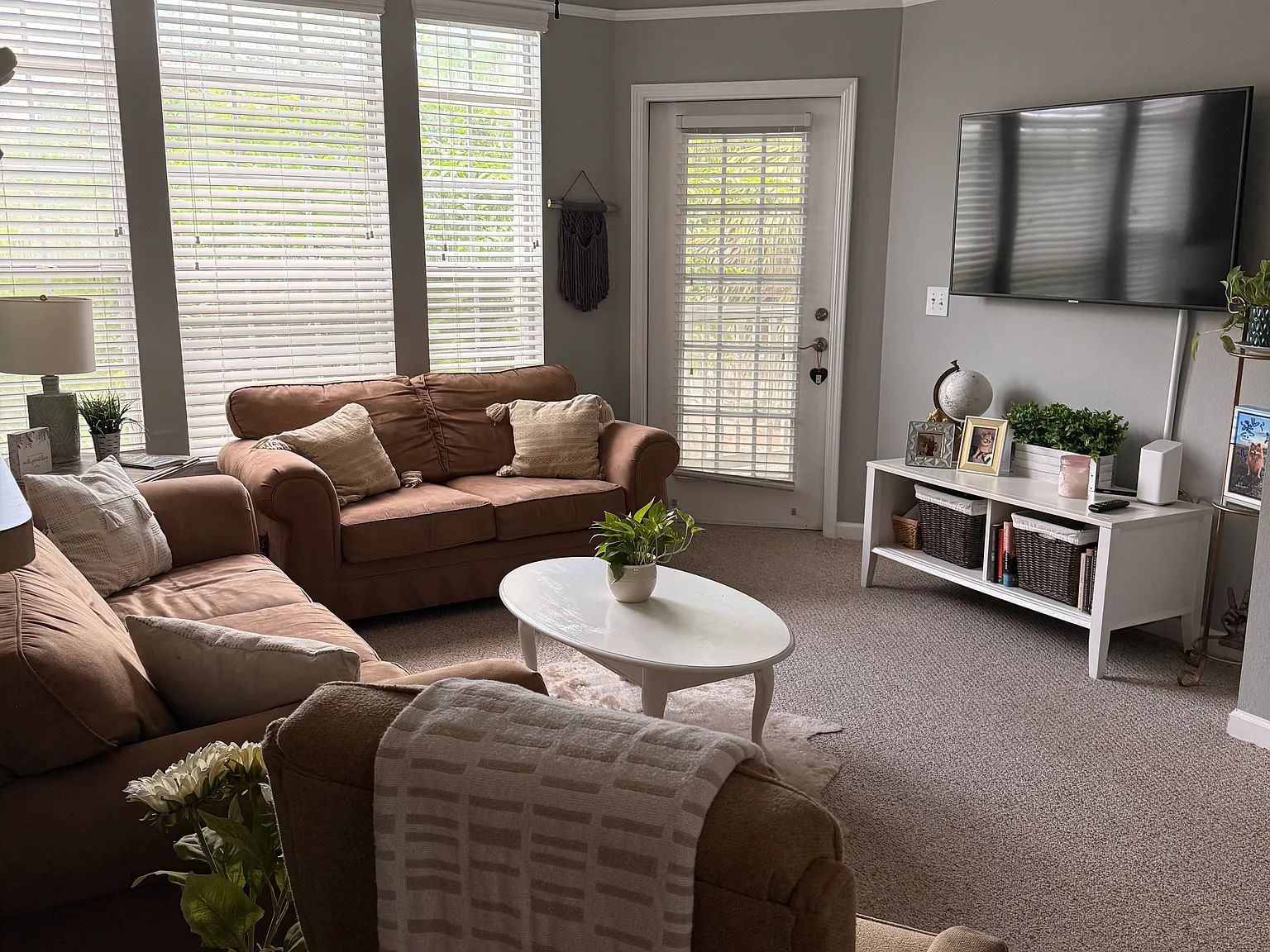 2 bed, 1098 sqft, $2,200 — Photo 1