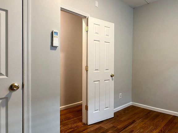 4th image of 3525 Kensington Ave #2
