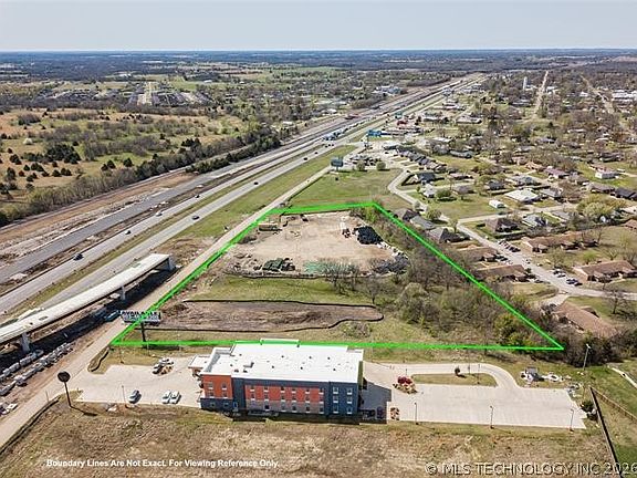 5th image of 1007 N Service Rd