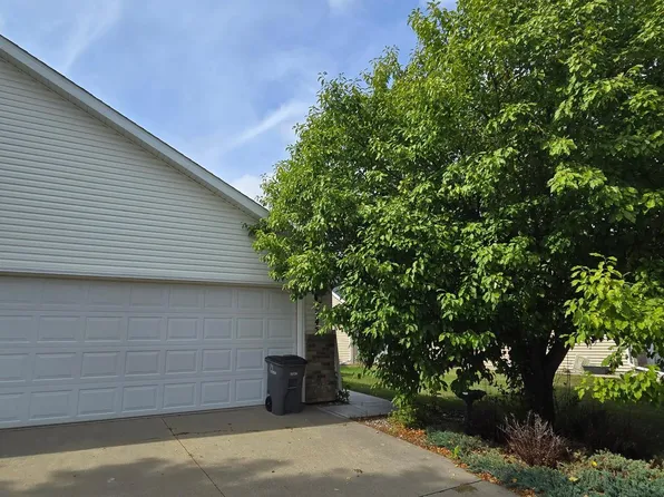 3345 38th St S, Moorhead, MN 56560