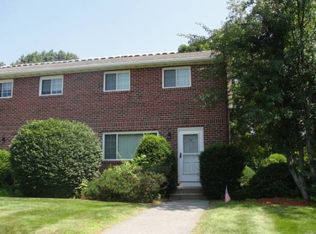 92 Oakridge Dr, Londonderry, NH 03053