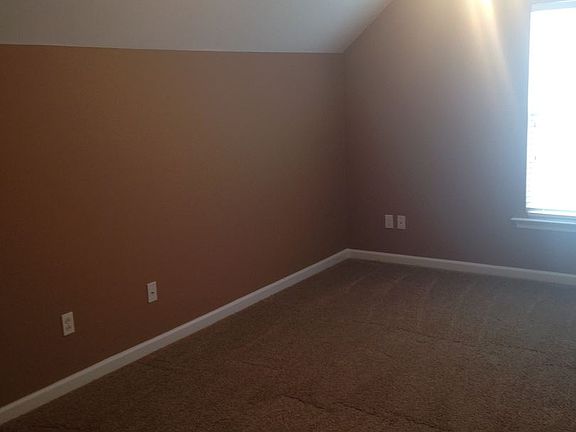 5th image of 209 N Orchard Farms Ave