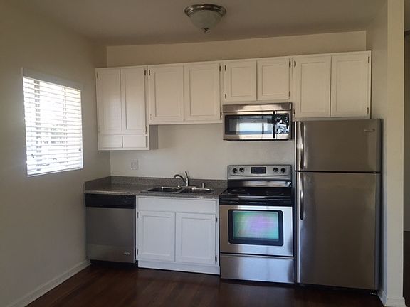 5th image of 1659 Ocean Front Walk APT 202
