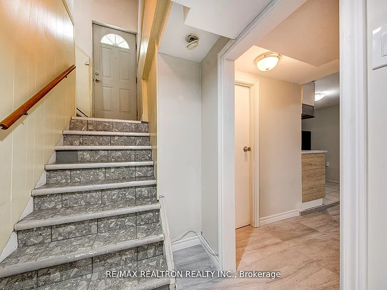 24 Highland Park Blvd — Photo 27