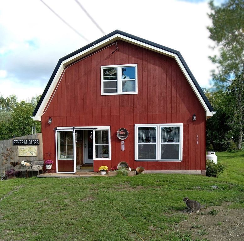 958 Main St - Property Image