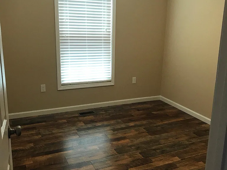 108 Skyview Dr — Photo 5