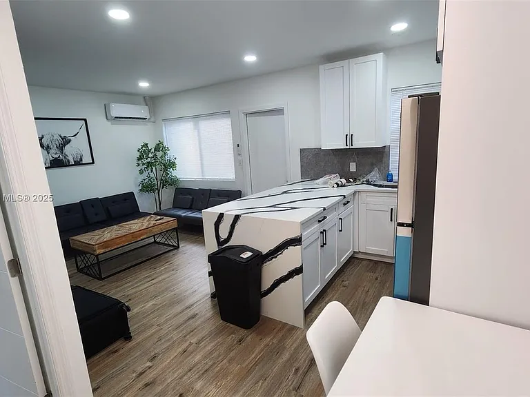 1946 Pierce St #3 — Photo 36
