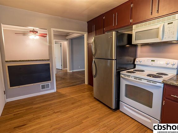 4th image of 2526 Van Buren St