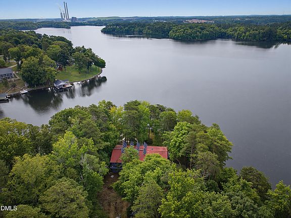 3rd image of 88 Hobart Dr