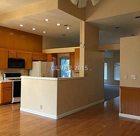 5th image of 4401 Crimson Leaf Dr