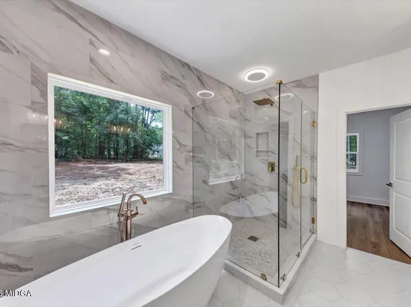 636 Harbour Shores Dr, Jackson, GA 30233