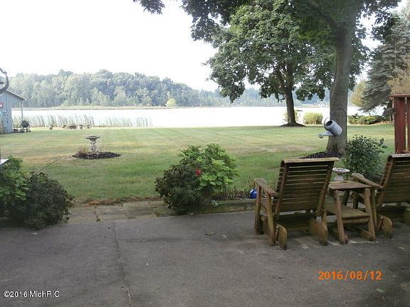 3rd image of 1501 Orchard Dr