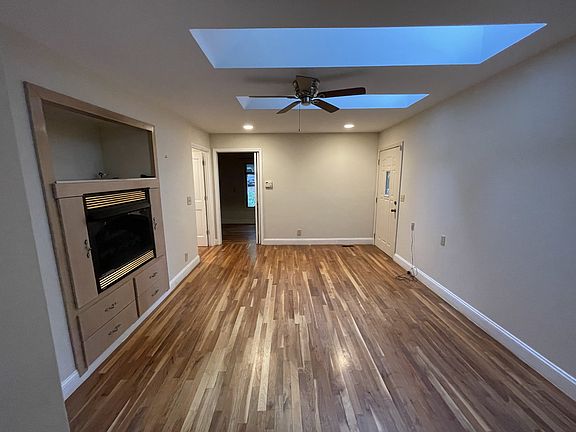 4th image of 726 Dogwood Dr