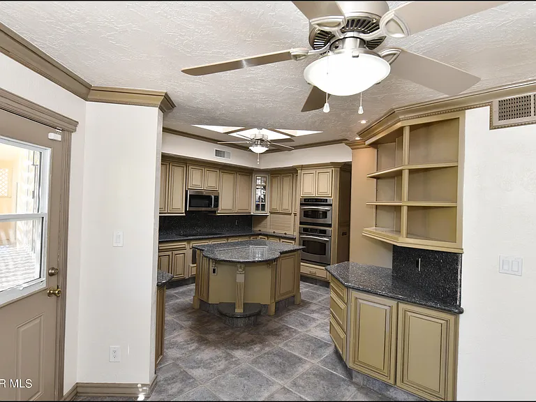 1004 Los Jardines Cir — Photo 19