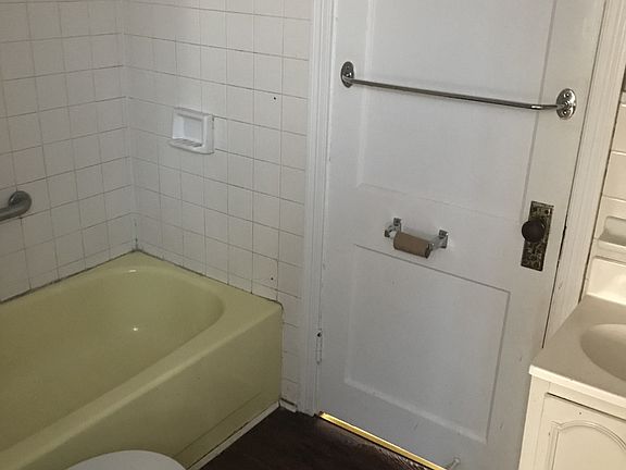5th image of 802 Parkview Ave