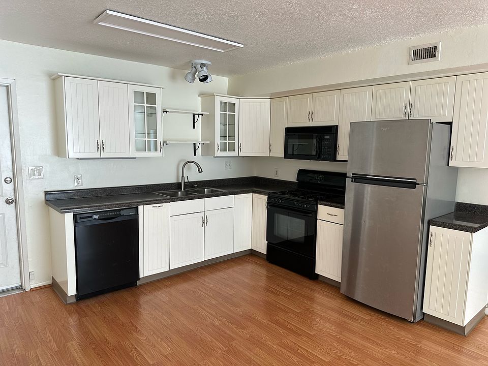 1st image of 1434 Highland Ave Unit 9