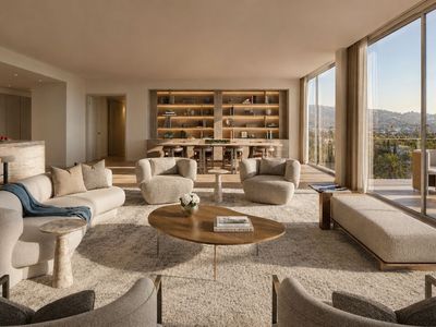 9200 Wilshire Blvd #Penthouse 1e, Beverly Hills, CA, 90212