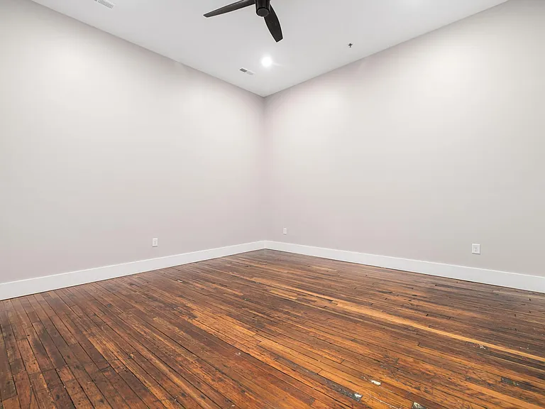 204 W State Of Franklin Rd #202 — Photo 10