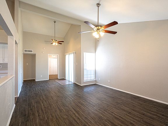 4th image of 403 Jones St