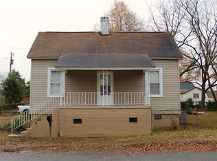 8 McGee St, Belton, SC 29627